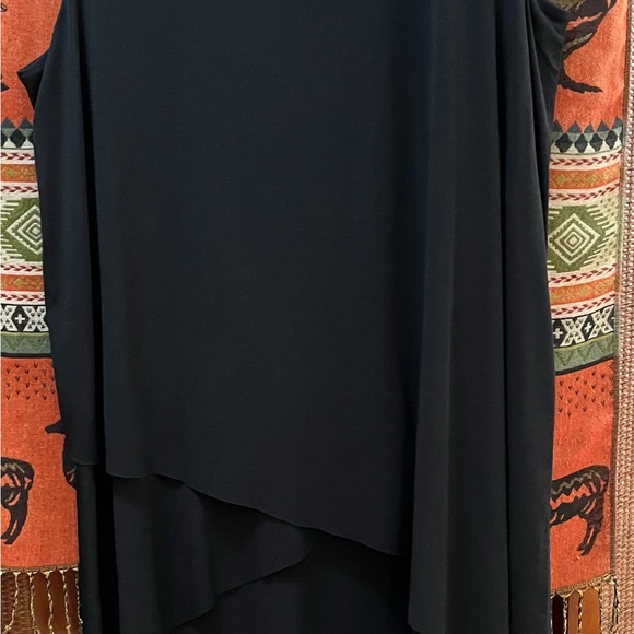 Sleeveless vneck, tiered dress - Picture 2 of 2